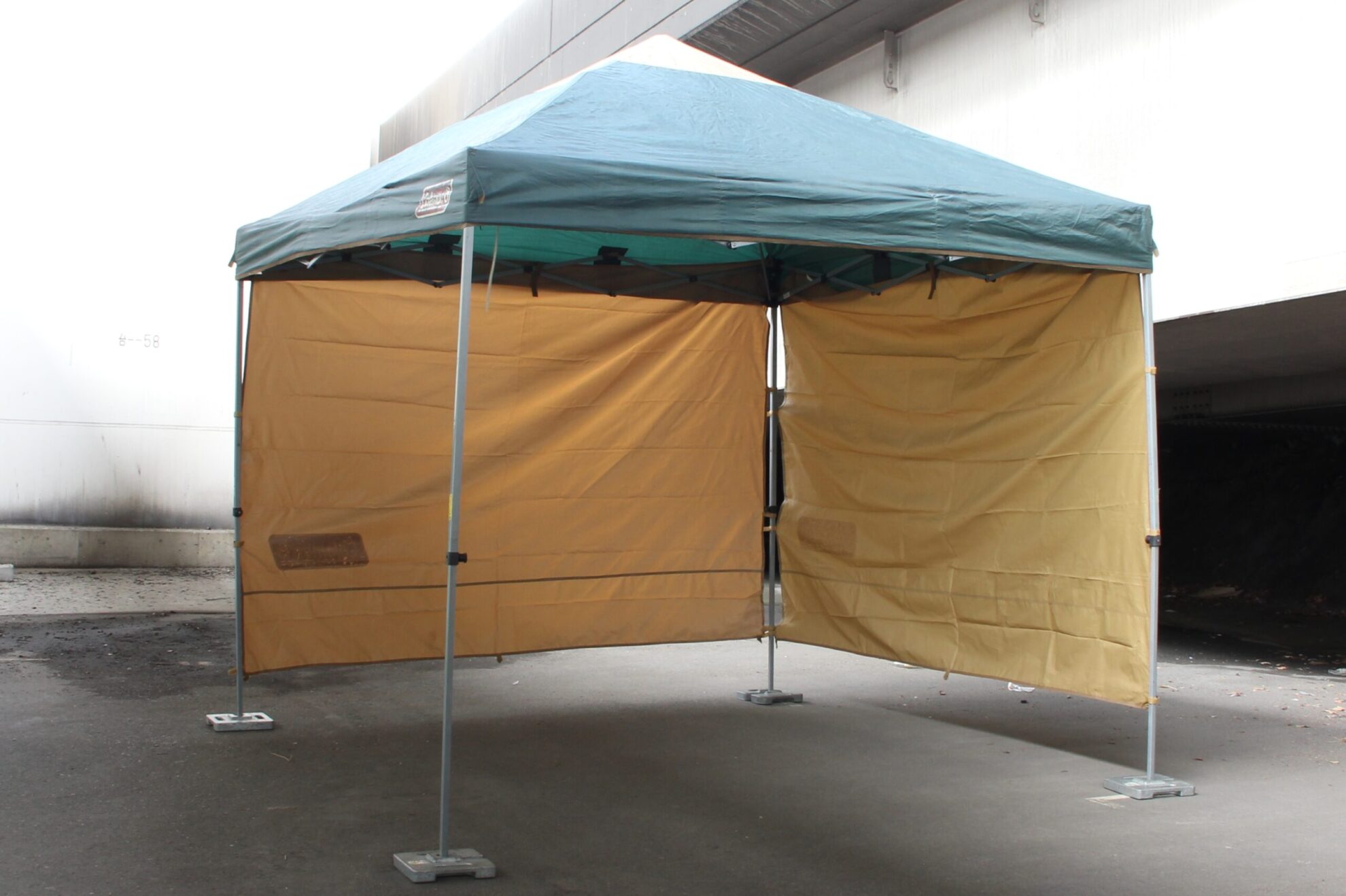 Colemanテント（小2.1×2.1）